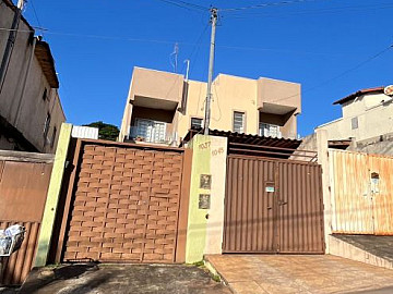 Casa no bairro Resplendor com 2 quartos